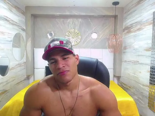 Live sex webcam photo for teddyfit19cm #276029703
