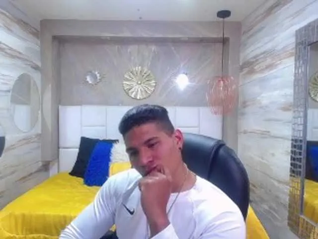 Live sex webcam photo for teddyfit19cm #276058820