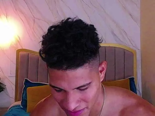 Live sex webcam photo for teddyfit19cm #276108359