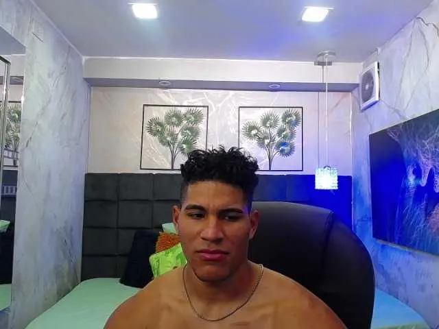 Live sex webcam photo for teddyfit19cm #276115914