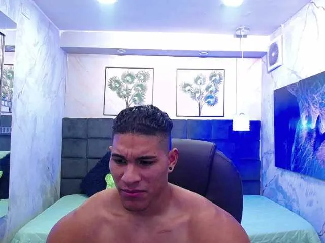 Live sex webcam photo for teddyfit19cm #276178633