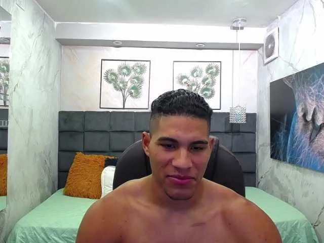 Live sex webcam photo for teddyfit19cm #276212627