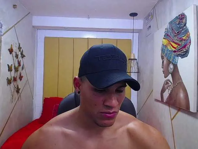 Live sex webcam photo for teddyfit19cm #276335452