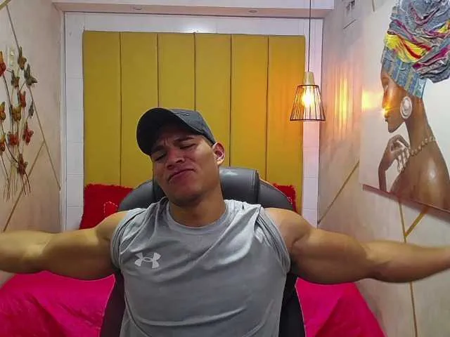 Live sex webcam photo for teddyfit19cm #276483033