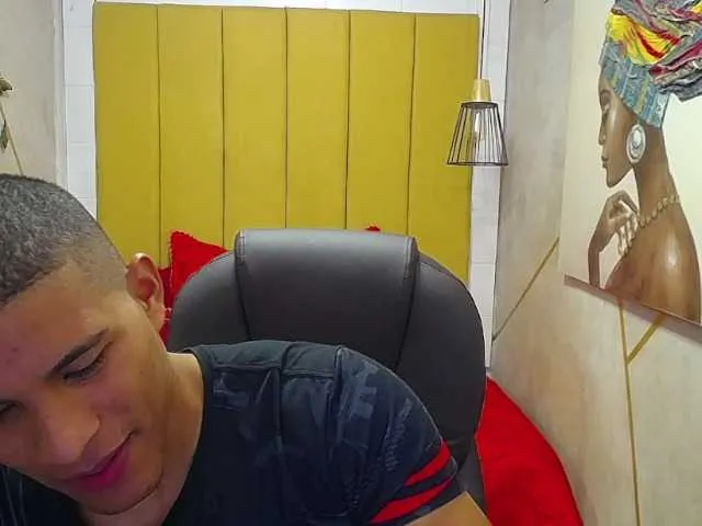 Live sex webcam photo for teddyfit19cm #276948850