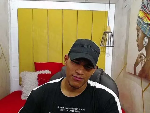 Live sex webcam photo for teddyfit19cm #277230543