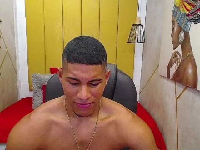 Live sex webcam photo for teddyfit19cm #277257074
