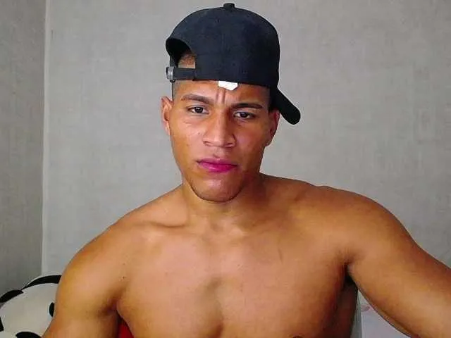 Live sex webcam photo for teddyfit19cm #277815946