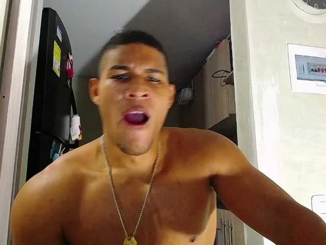 Live sex webcam photo for teddyfit19cm #278145275