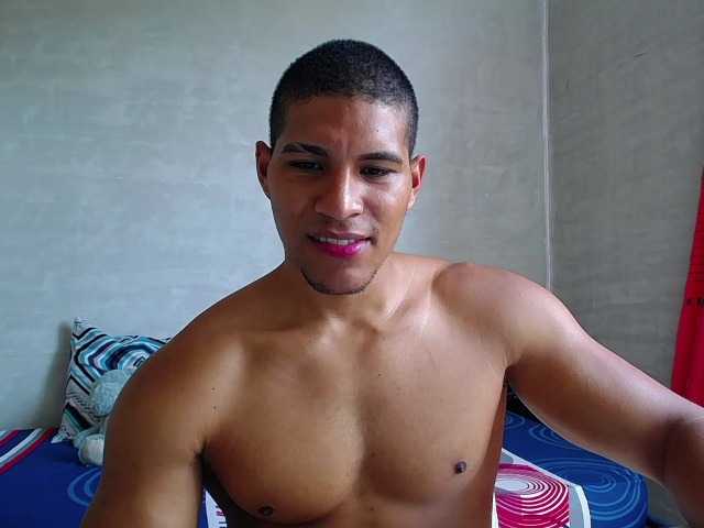 Live sex webcam photo for teddyfit19cm #290125171