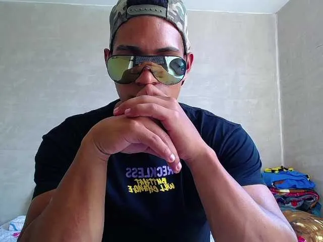 Live sex webcam photo for teddyfit19cm #290636833
