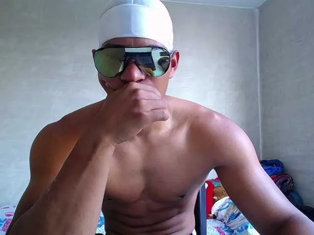 Live sex webcam photo for teddyfit19cm #290675890