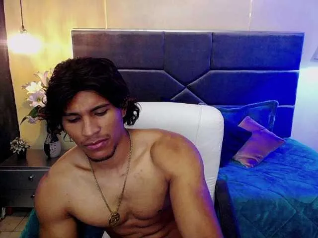 Live sex webcam photo for teddyfit19cm #290807809