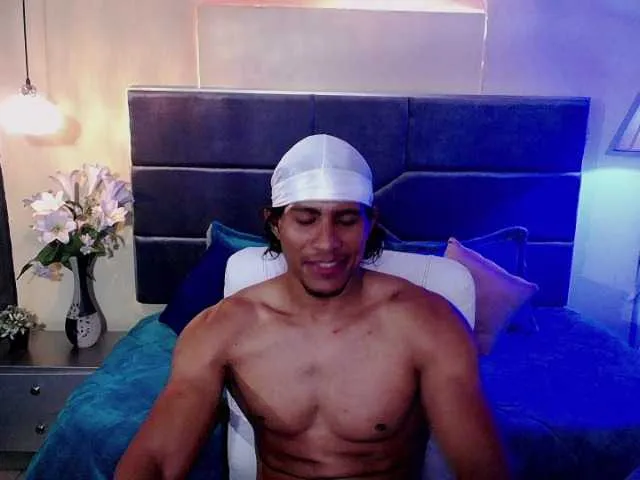 Live sex webcam photo for teddyfit19cm #290814459