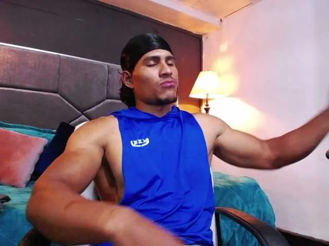 Live sex webcam photo for teddyfit19cm #290931224