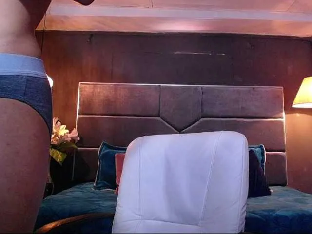 Live sex webcam photo for teddyfit19cm #291145932