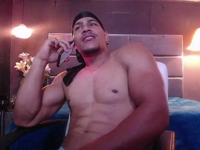 Live sex webcam photo for teddyfit19cm #291200264