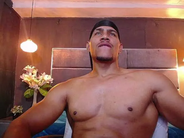 Live sex webcam photo for teddyfit19cm #291239636