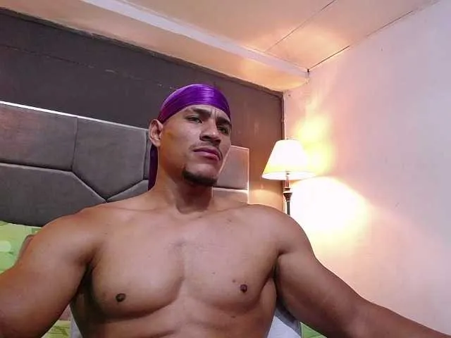 Live sex webcam photo for teddyfit19cm #291293744