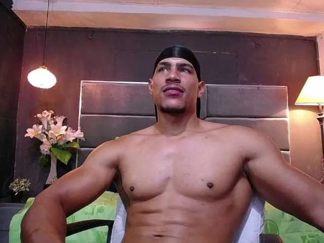 Live sex webcam photo for teddyfit19cm #291366130