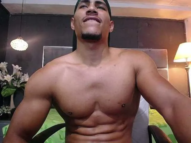 Live sex webcam photo for teddyfit19cm #291392720