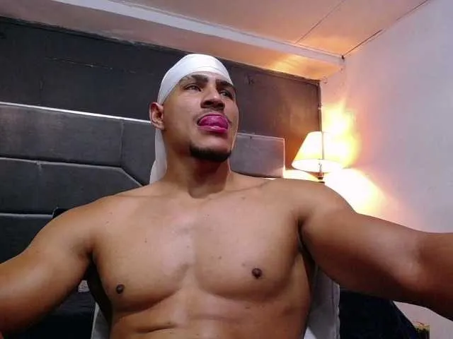 Live sex webcam photo for teddyfit19cm #291670718