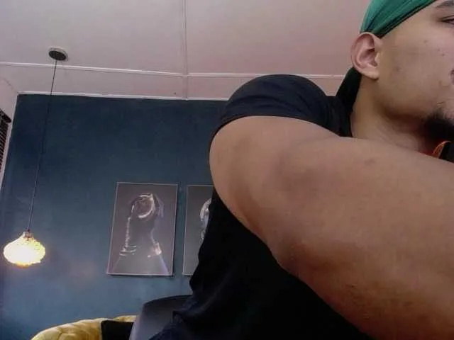 Live sex webcam photo for teddyfit19cm #291743984