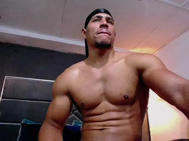 Live sex webcam photo for teddyfit19cm #291860817