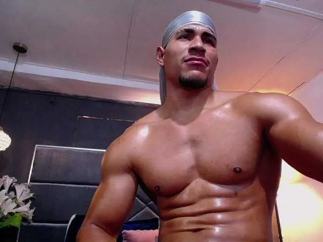 Live sex webcam photo for teddyfit19cm #292356330