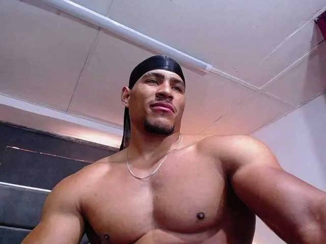 Live sex webcam photo for teddyfit19cm #292775400