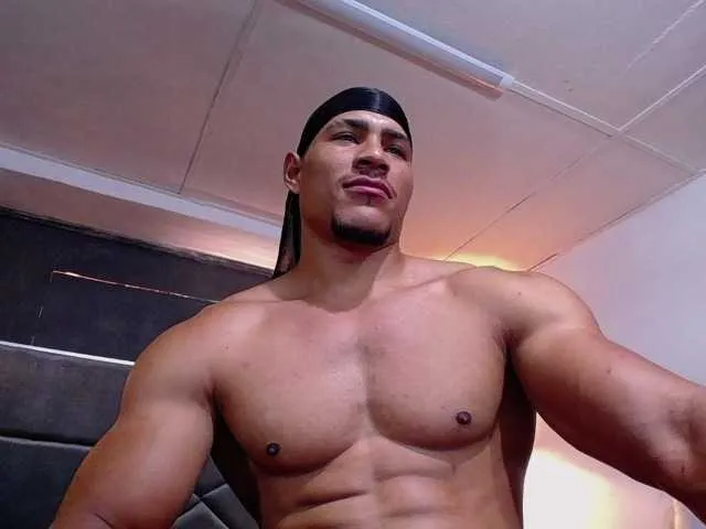 Live sex webcam photo for teddyfit19cm #292940207