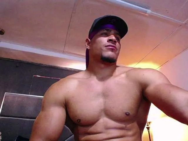 Live sex webcam photo for teddyfit19cm #293022556