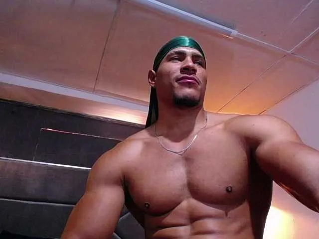 Live sex webcam photo for teddyfit19cm #293046508