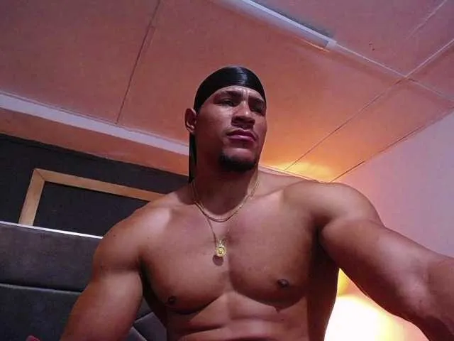 Live sex webcam photo for teddyfit19cm #293351003