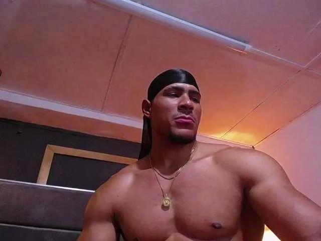 Live sex webcam photo for teddyfit19cm #293358014