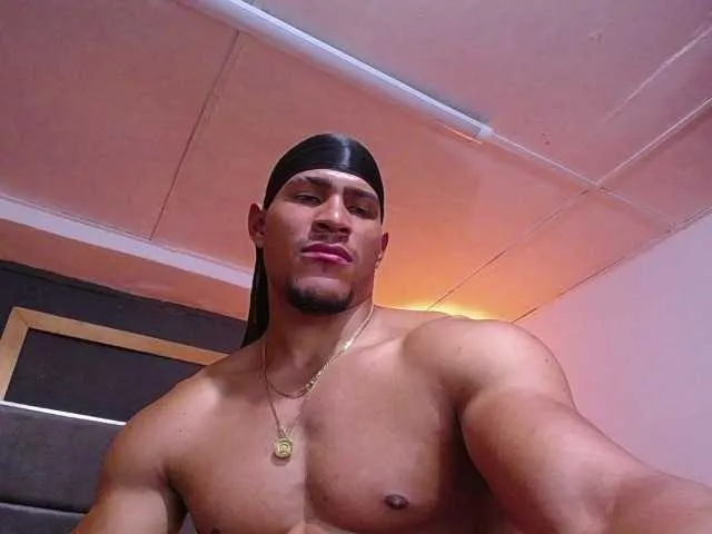 Live sex webcam photo for teddyfit19cm #293365474
