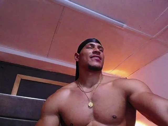 Live sex webcam photo for teddyfit19cm #293400238