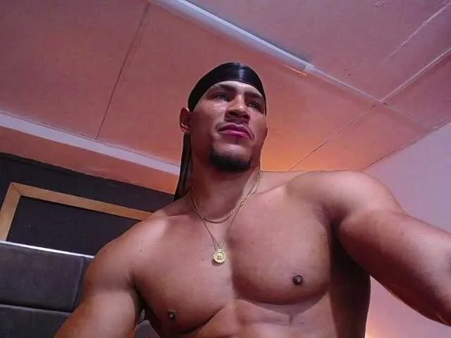 Live sex webcam photo for teddyfit19cm #293481922