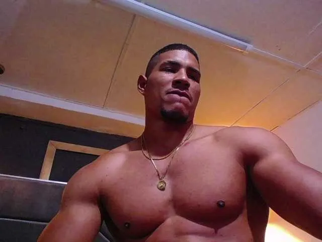 Live sex webcam photo for teddyfit19cm #293607751