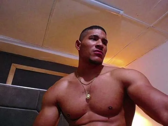 Live sex webcam photo for teddyfit19cm #293639053