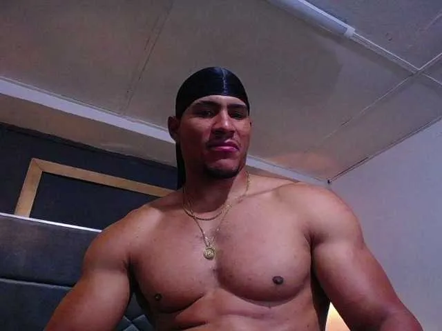 Live sex webcam photo for teddyfit19cm #293692292
