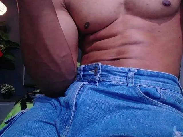 Live sex webcam photo for teddyfit19cm #293711928