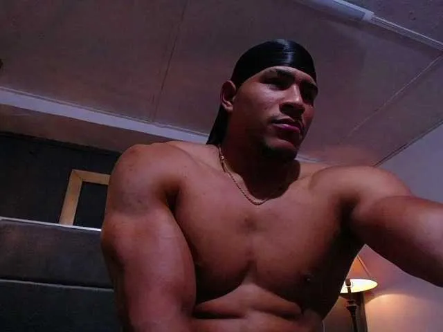 Live sex webcam photo for teddyfit19cm #293747741