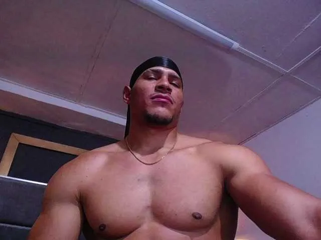 Live sex webcam photo for teddyfit19cm #293753300