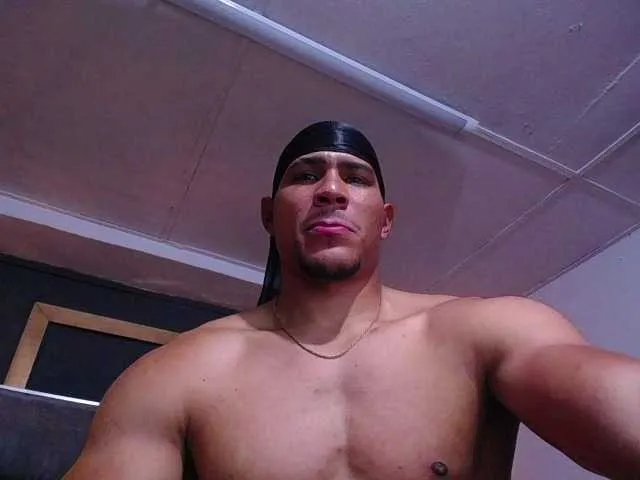 Live sex webcam photo for teddyfit19cm #293756058
