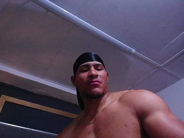 Live sex webcam photo for teddyfit19cm #293791472