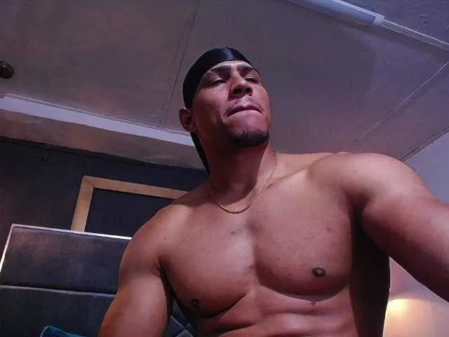 Live sex webcam photo for teddyfit19cm #293796702