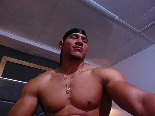Live sex webcam photo for teddyfit19cm #293816573