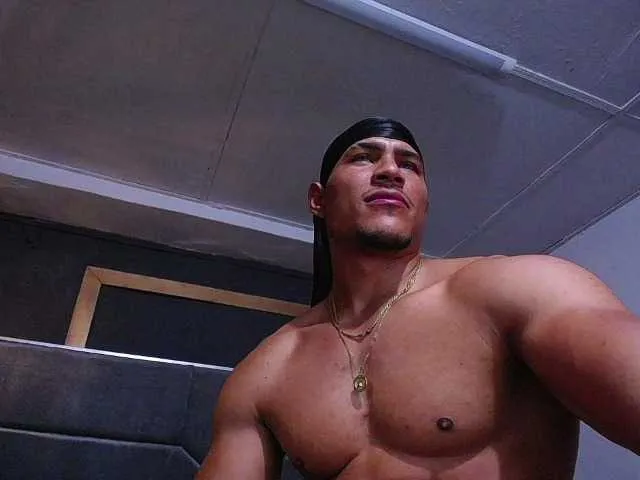 Live sex webcam photo for teddyfit19cm #293827337