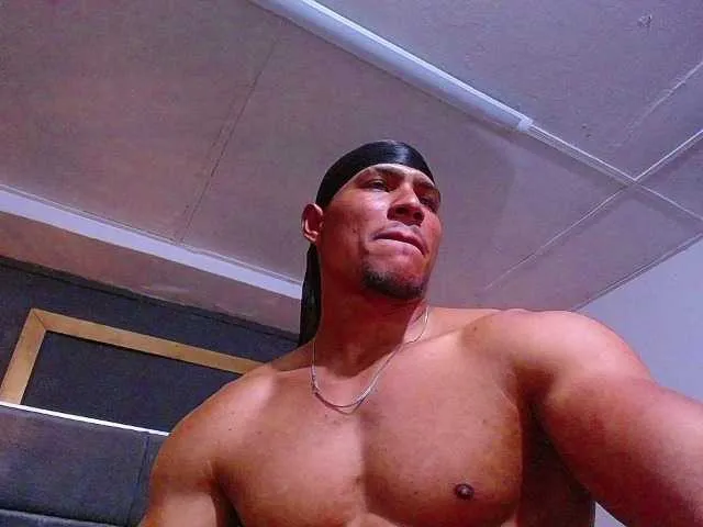 Live sex webcam photo for teddyfit19cm #293882502